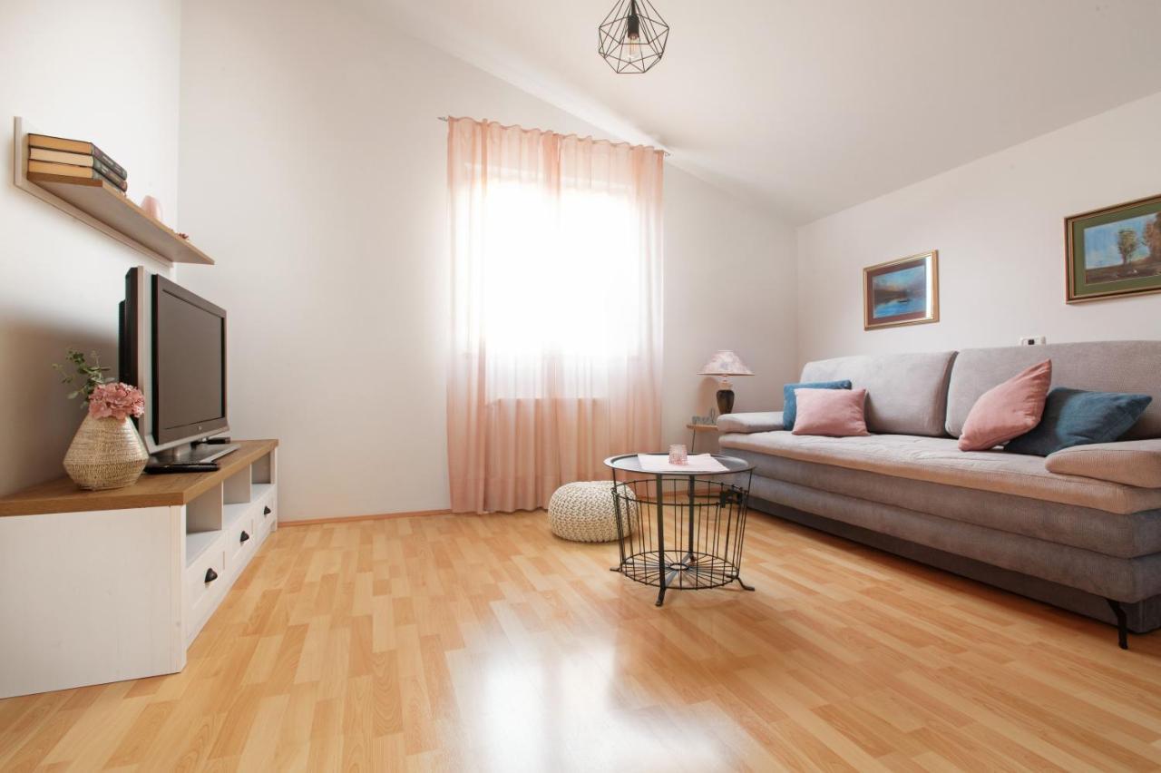 Apartment Irena With Sea View Fazana