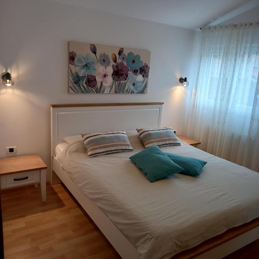 Irena With Sea View Apartment Fažana