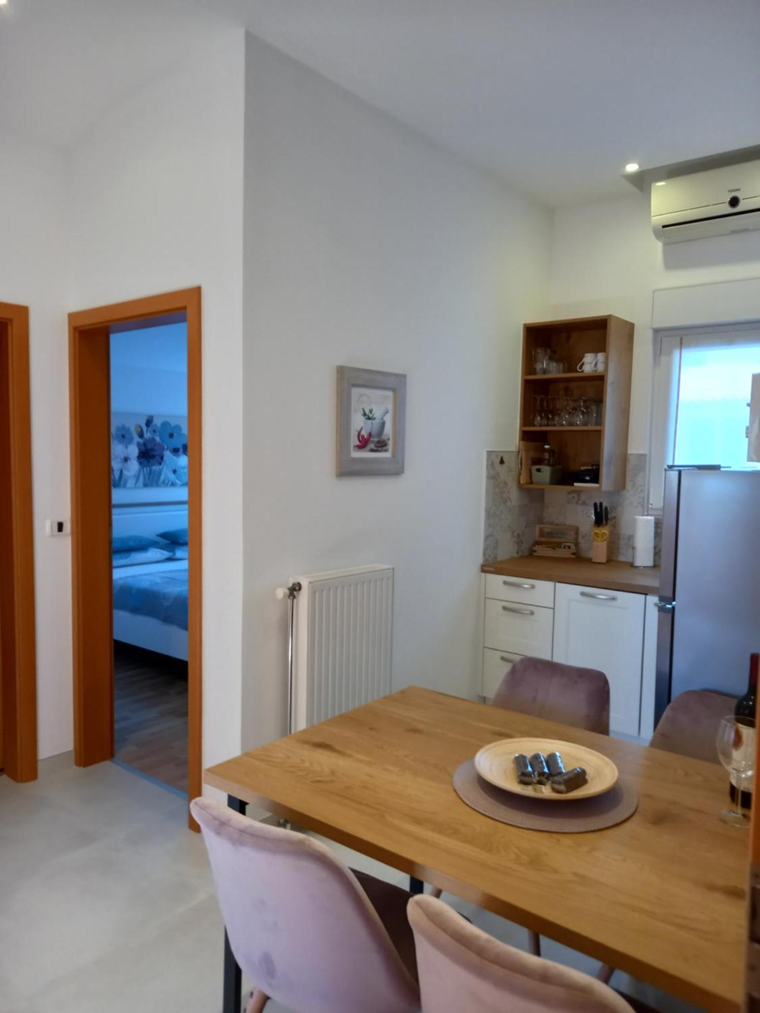 Apartment Irena With Sea View